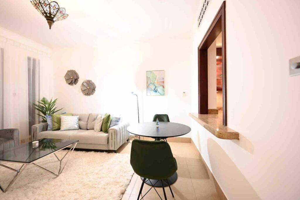 Brand New Furniture . Close To Dubai Mall. Eksteriør bilde