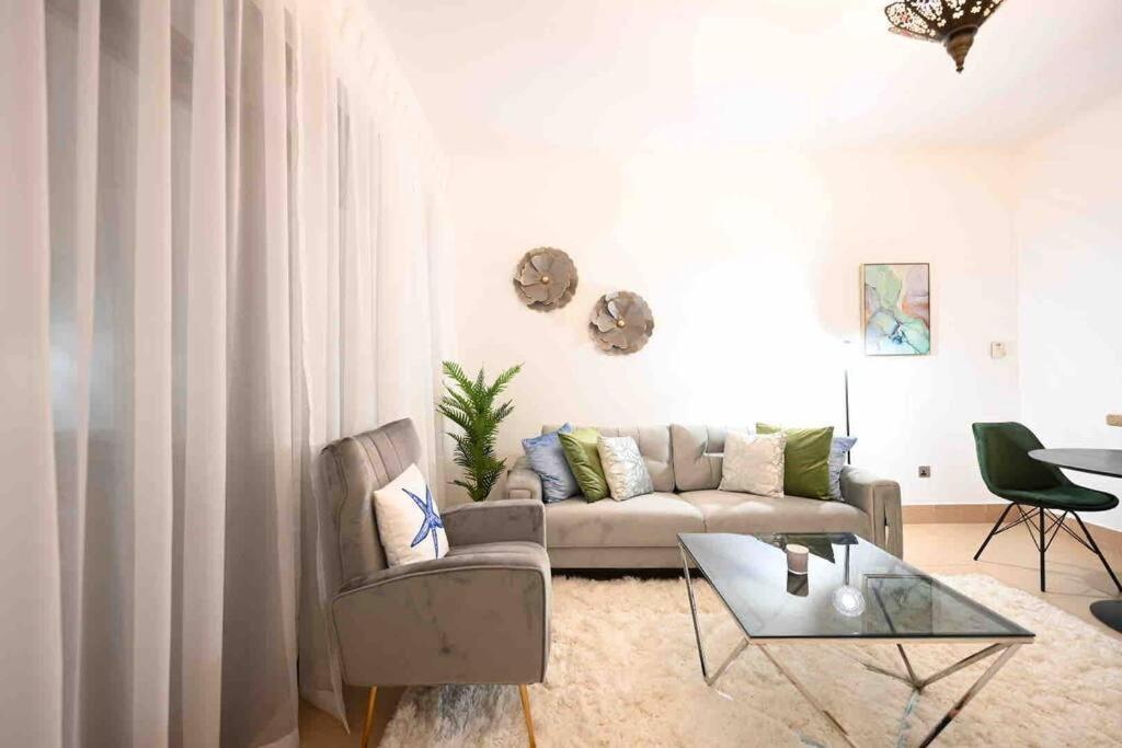 Brand New Furniture . Close To Dubai Mall. Eksteriør bilde
