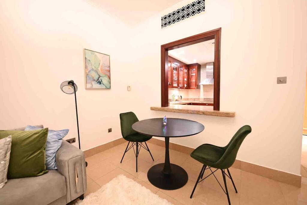 Brand New Furniture . Close To Dubai Mall. Eksteriør bilde