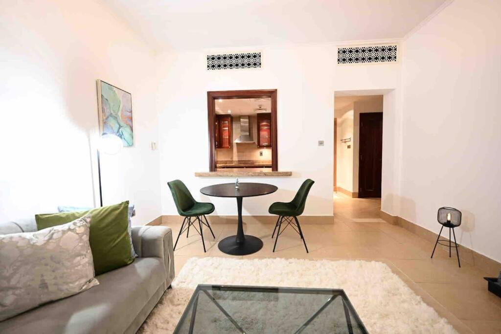 Brand New Furniture . Close To Dubai Mall. Eksteriør bilde