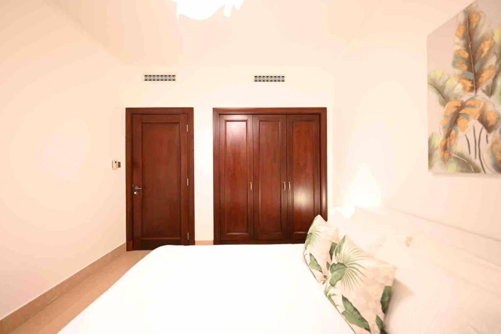 Brand New Furniture . Close To Dubai Mall. Eksteriør bilde